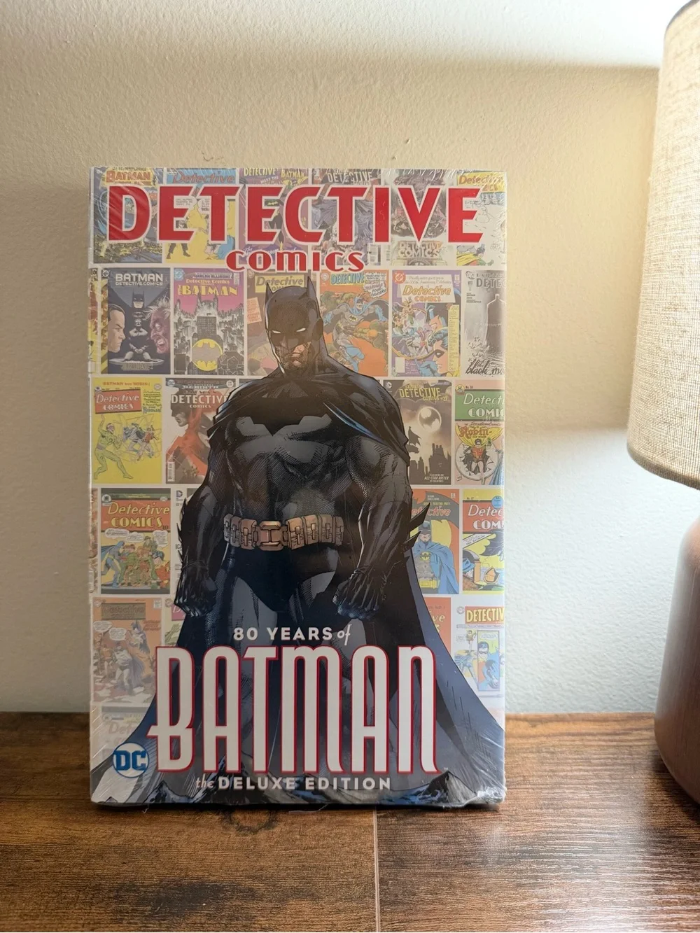 Detective Comics Batman 80 Years Deluxe Edition - Black & Red Cover